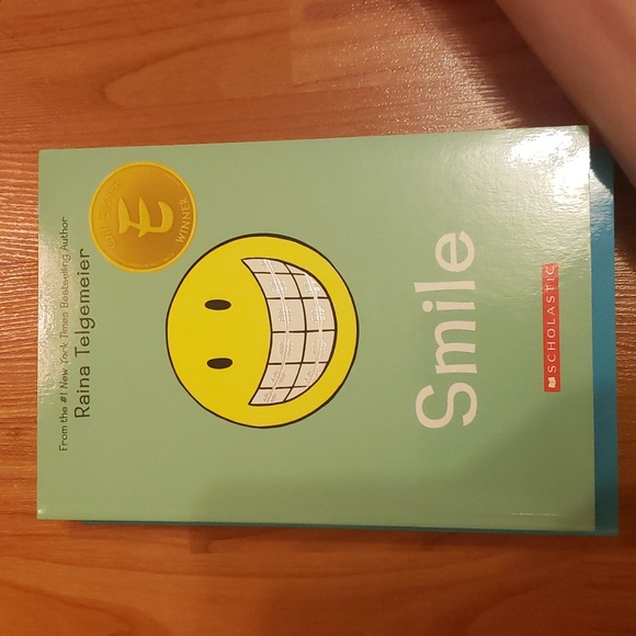 Raina Telgemeier smile, sisters, and guts graphic novels - Picture 2 of 4